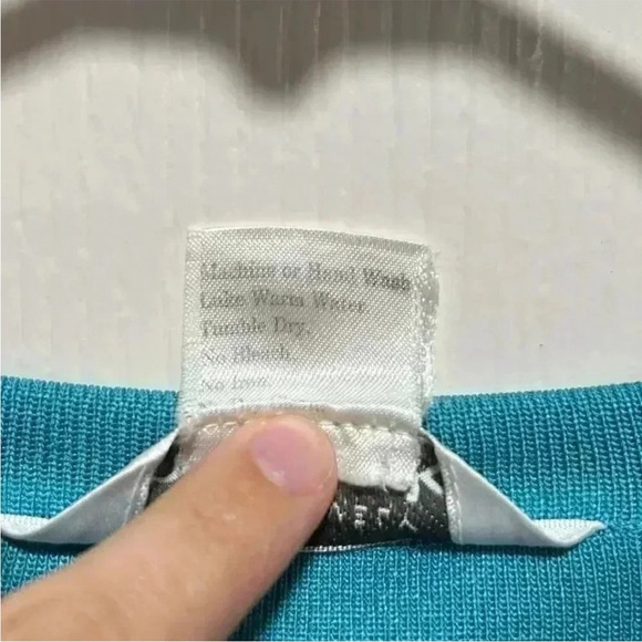 Exclusively Misook Blue Cowl Neck Short Sleeve Top Shirt Shoulder Pads Sz XL - Picture 10 of 10